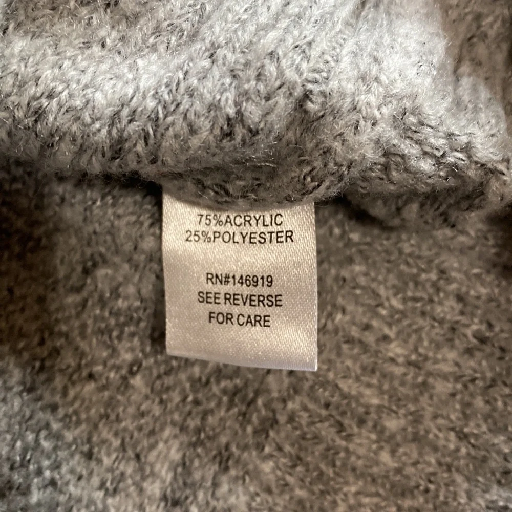 Kensie light gray v-neck cable knit sleeveless sweater vest vintage style - Picture 4 of 6